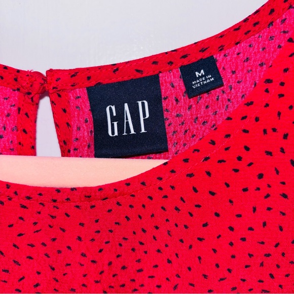GAP Red and Black Textured Fabric top Sz Medium - Picture 3 of 8